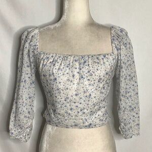 Astr the Label Kemp Top in Blue White Ditzy Floral Size S